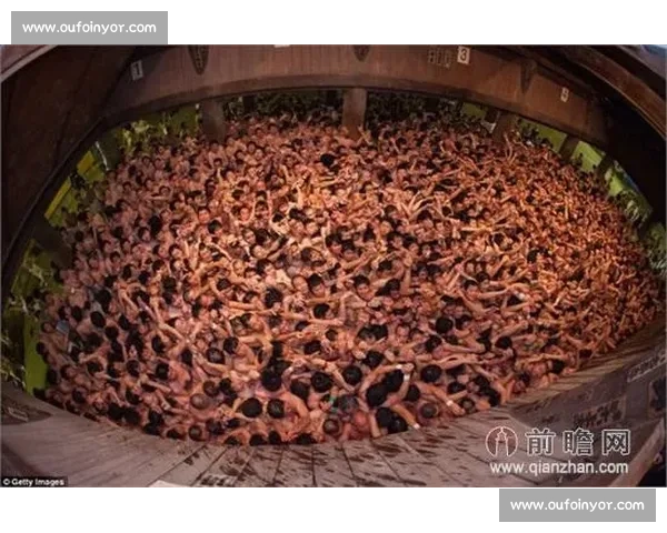 裸体男比赛展现力量与勇气的极限挑战赛引发全场热议